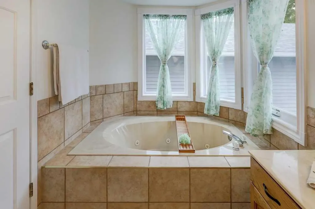 64 Santana Hill NW Calgary AB T3K 3L9