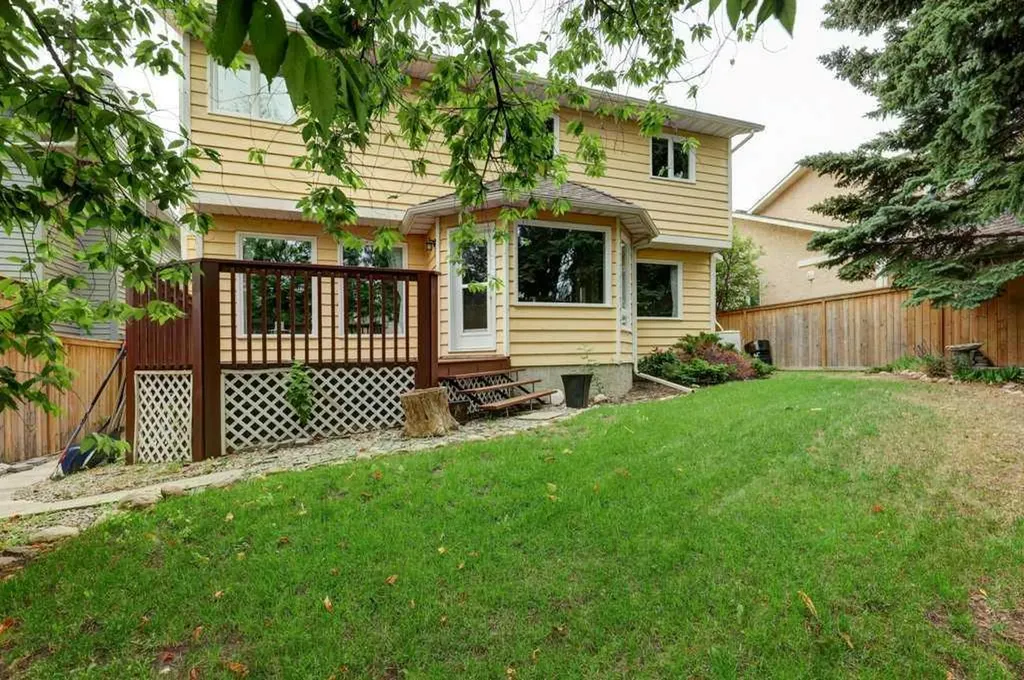 64 Santana Hill NW Calgary AB T3K 3L9