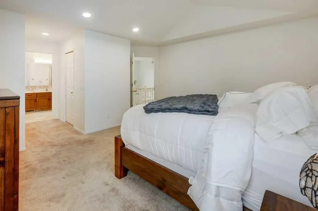 64 Santana Hill NW Calgary AB T3K 3L9
