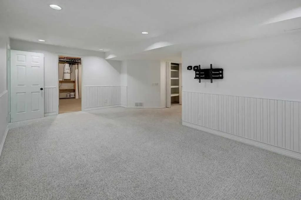 64 Santana Hill NW Calgary AB T3K 3L9