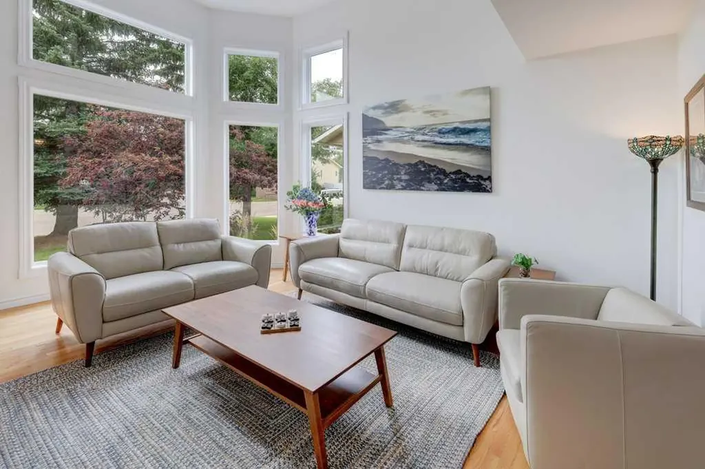 64 Santana Hill NW Calgary AB T3K 3L9