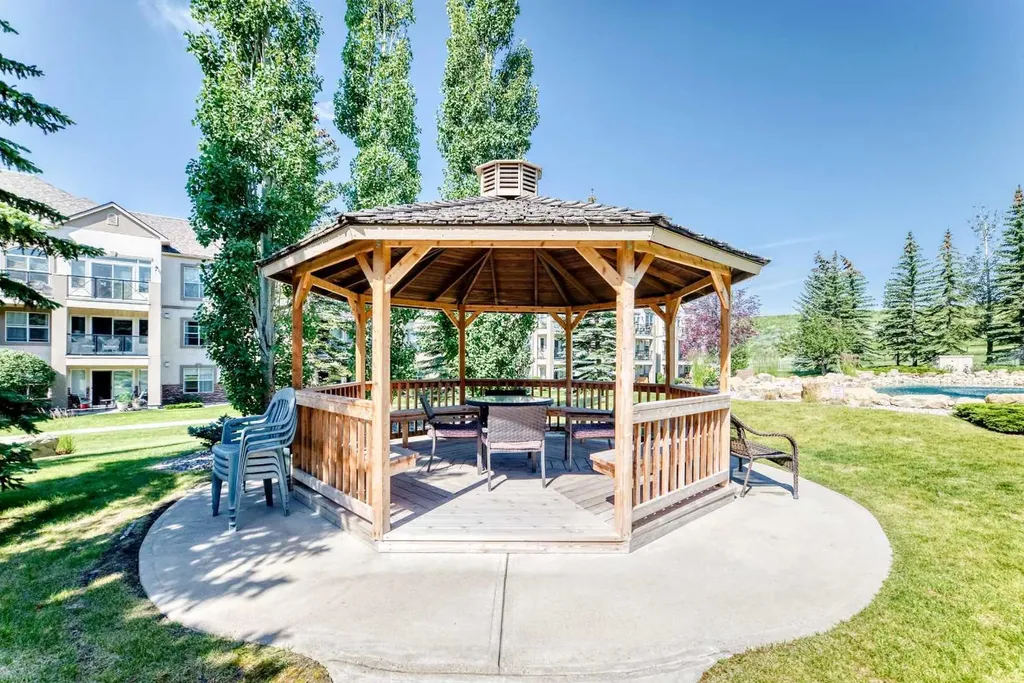 303 Arbour Crest Drive NW Calgary AB T3G 5G4