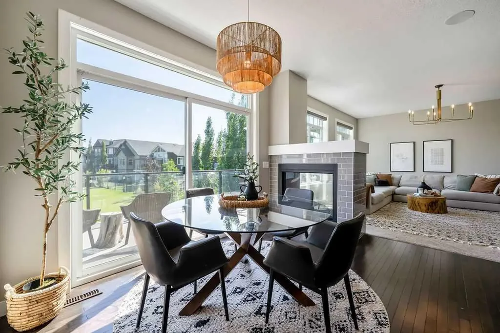 148 Rainbow Falls Glen Chestermere AB T1X 0S5