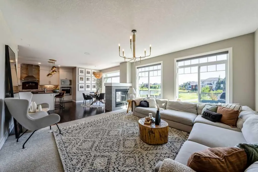 148 Rainbow Falls Glen Chestermere AB T1X 0S5