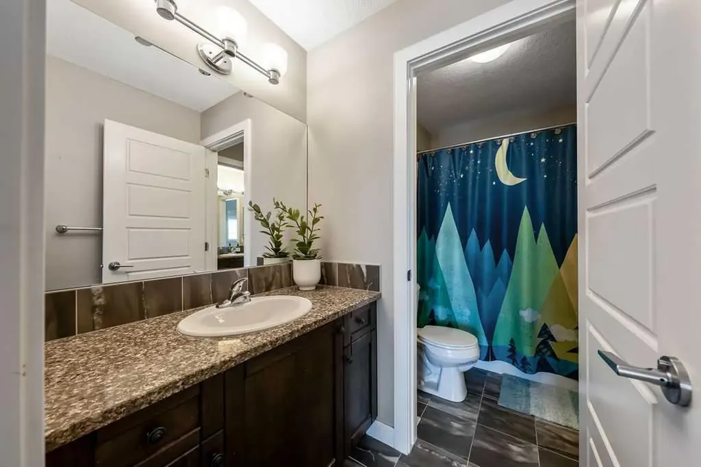 148 Rainbow Falls Glen Chestermere AB T1X 0S5