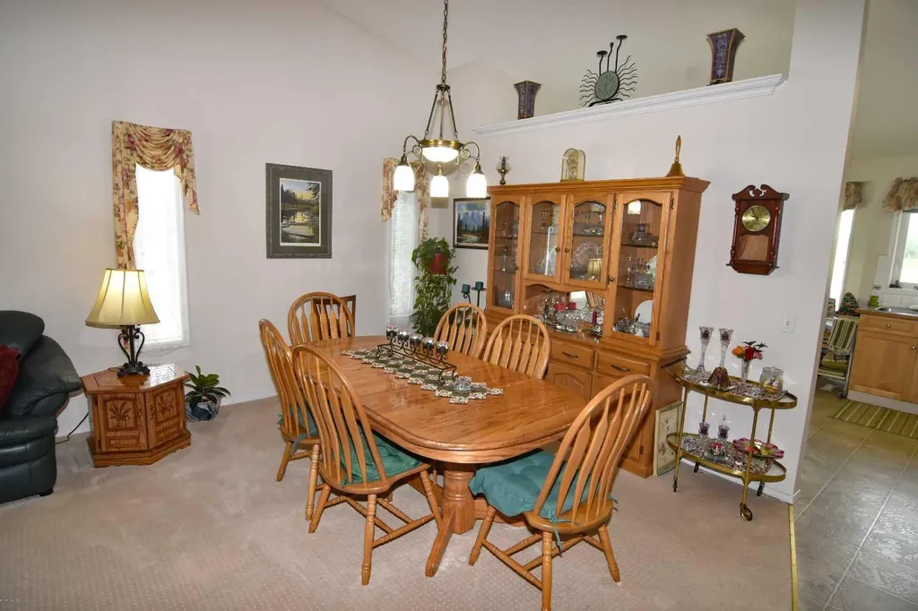 33 Strathmore Lakes Bay Strathmore AB T1P 1L8