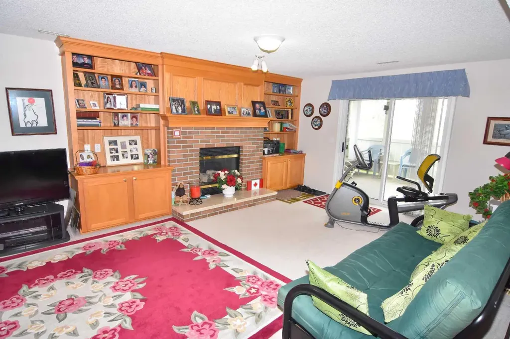 33 Strathmore Lakes Bay Strathmore AB T1P 1L8