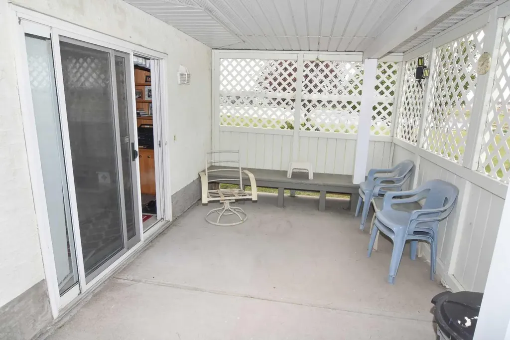 33 Strathmore Lakes Bay Strathmore AB T1P 1L8