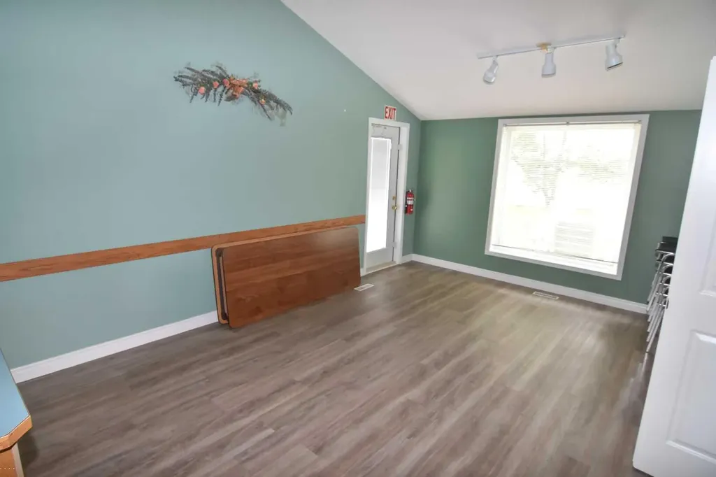 33 Strathmore Lakes Bay Strathmore AB T1P 1L8