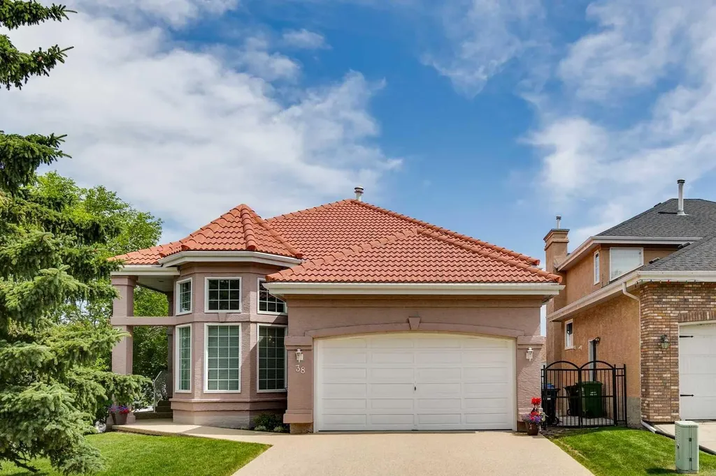 38 Edgevalley Manor NW Calgary AB T3A 5E1