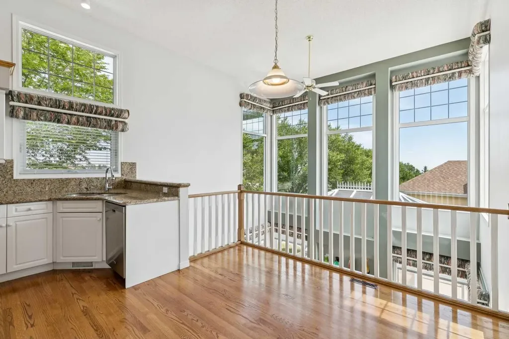 38 Edgevalley Manor NW Calgary AB T3A 5E1
