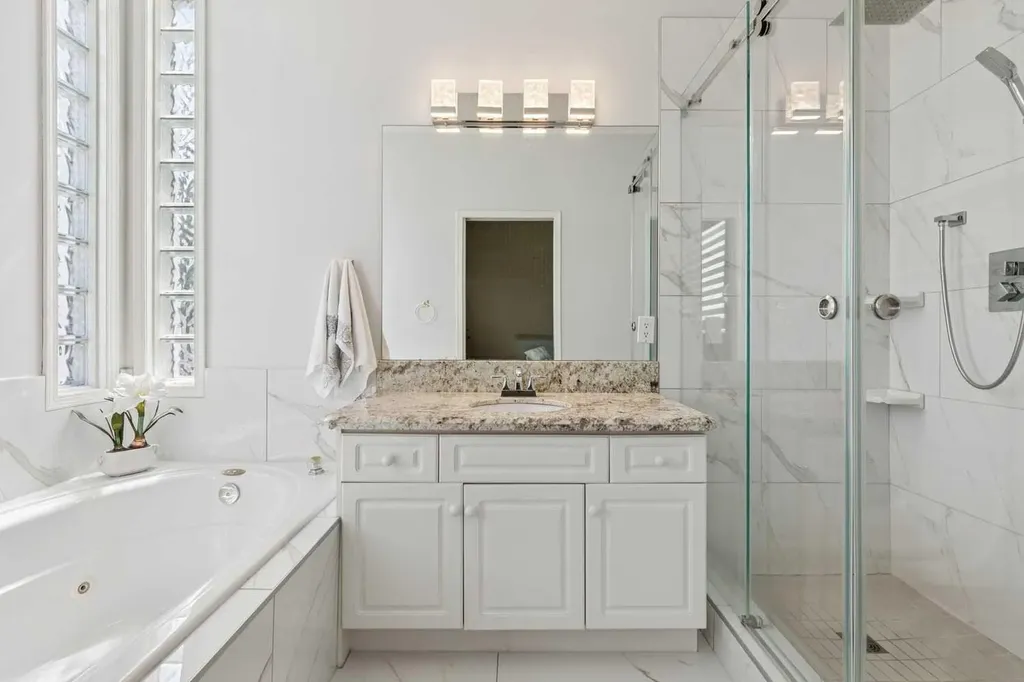 38 Edgevalley Manor NW Calgary AB T3A 5E1