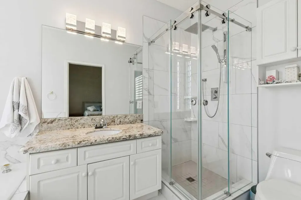 38 Edgevalley Manor NW Calgary AB T3A 5E1
