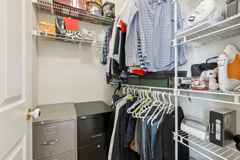 38 Edgevalley Manor NW Calgary AB T3A 5E1