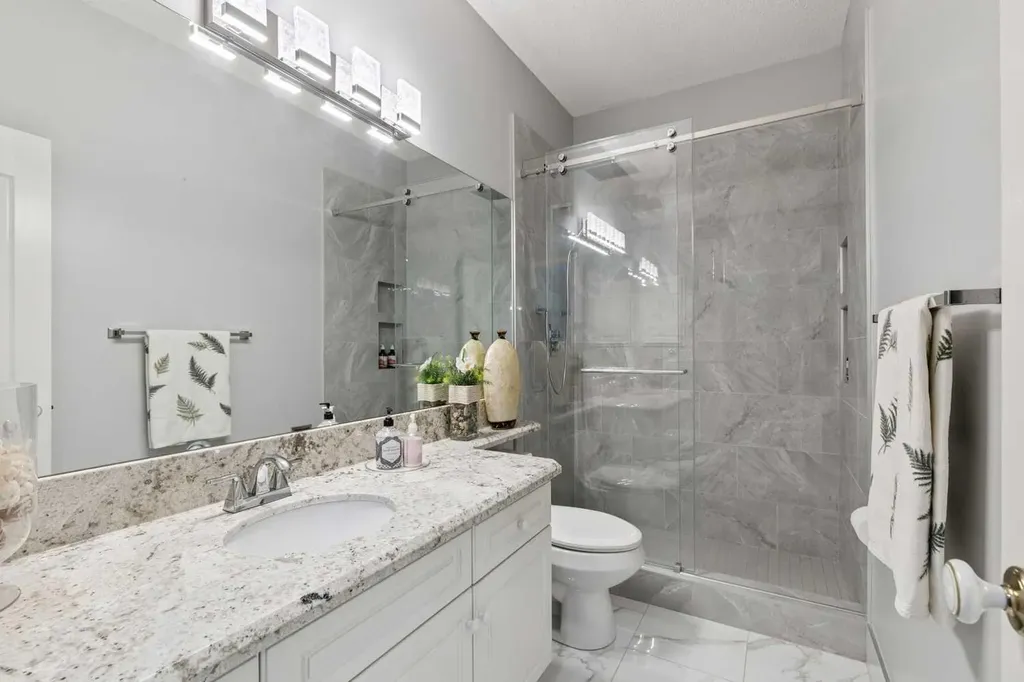 38 Edgevalley Manor NW Calgary AB T3A 5E1