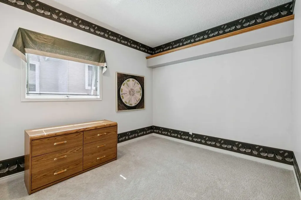 38 Edgevalley Manor NW Calgary AB T3A 5E1