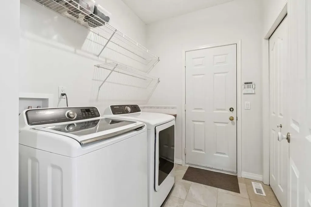 38 Edgevalley Manor NW Calgary AB T3A 5E1