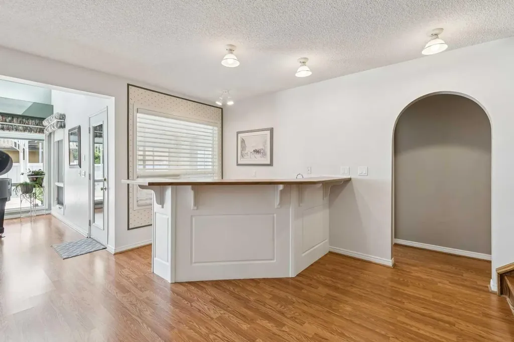 38 Edgevalley Manor NW Calgary AB T3A 5E1