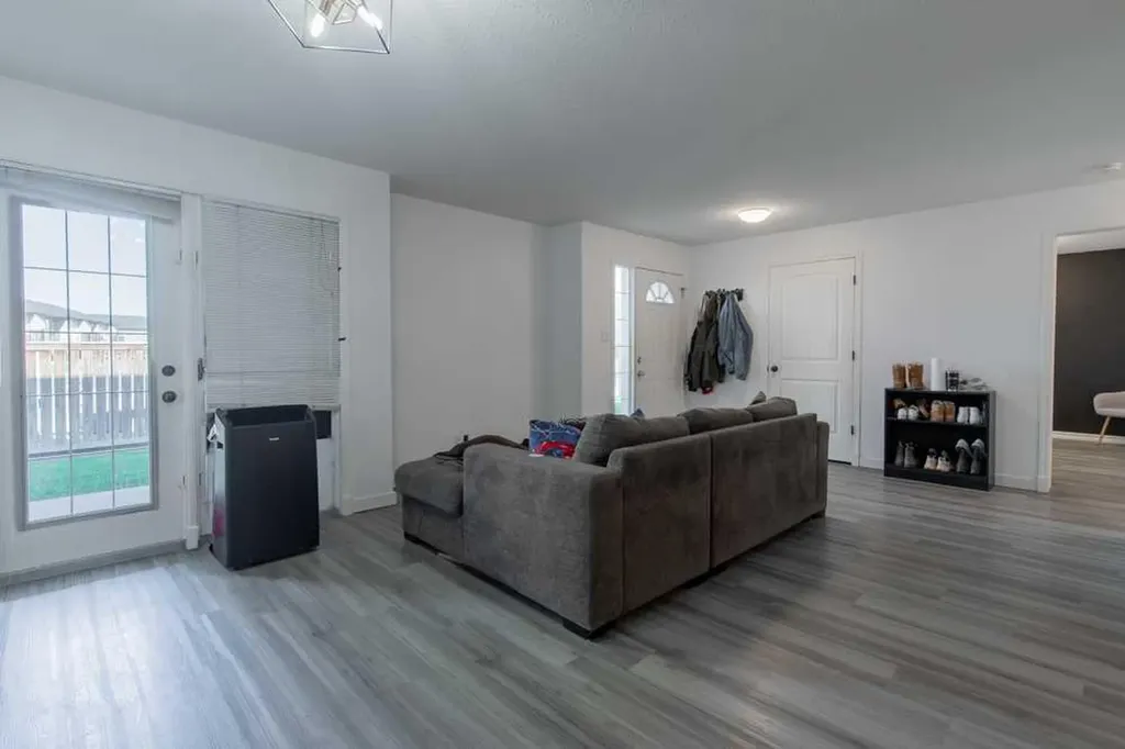 750 Heritage Boulevard W Lethbridge AB T1K 7Z6