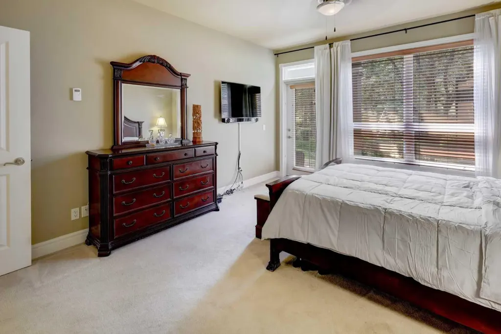 11642 Valley Ridge Park NW Calgary AB T3B 5Z5