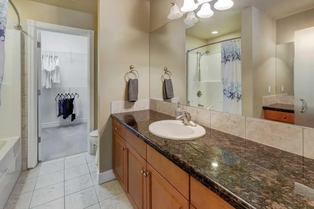 11642 Valley Ridge Park NW Calgary AB T3B 5Z5