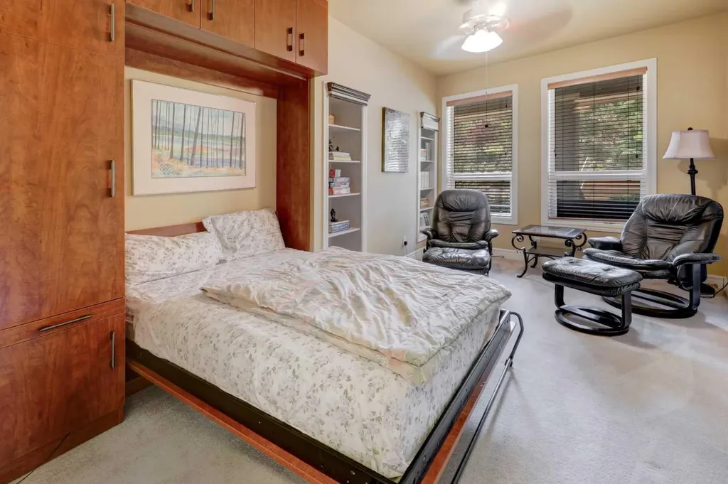 11642 Valley Ridge Park NW Calgary AB T3B 5Z5