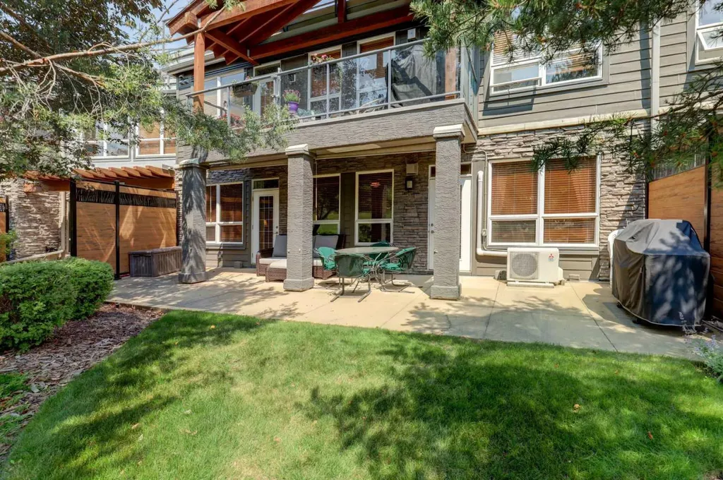 11642 Valley Ridge Park NW Calgary AB T3B 5Z5