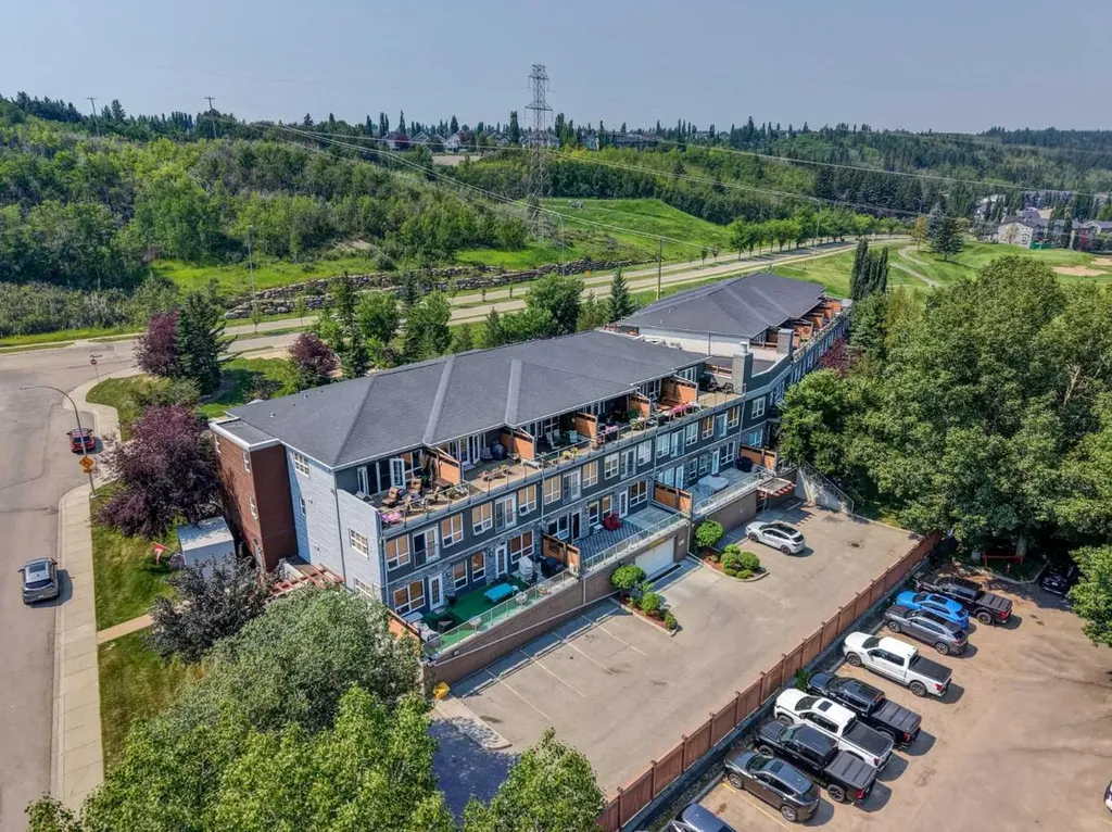 11642 Valley Ridge Park NW Calgary AB T3B 5Z5
