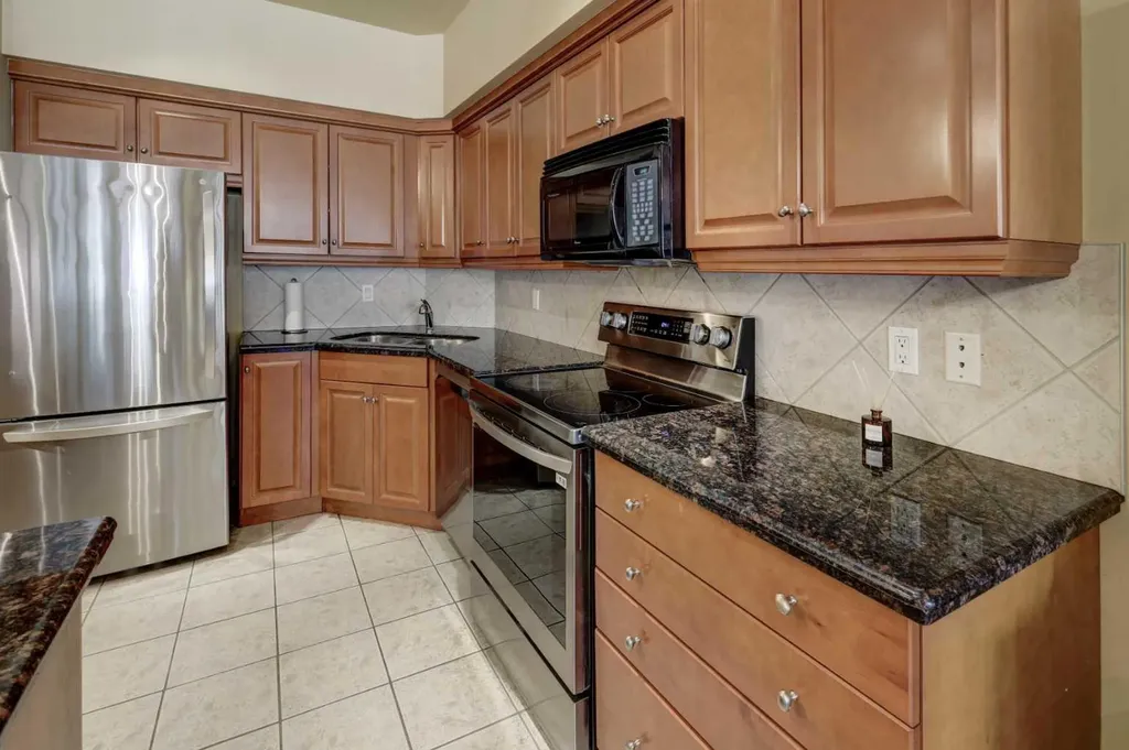 11642 Valley Ridge Park NW Calgary AB T3B 5Z5