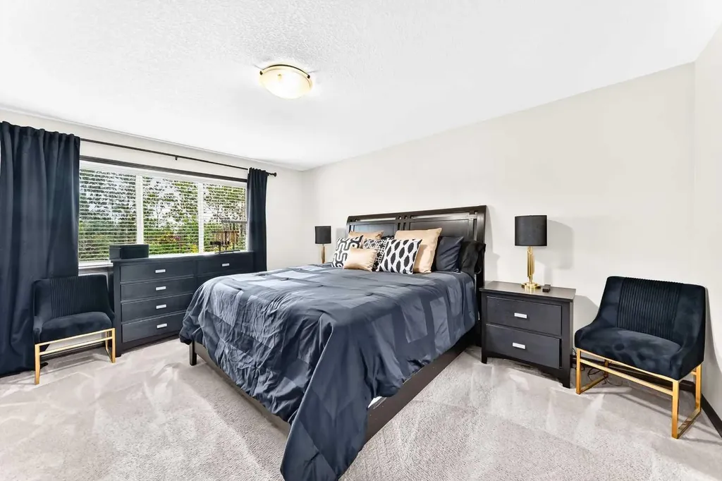 188 Hawkmere Way Chestermere AB T1X 0C9