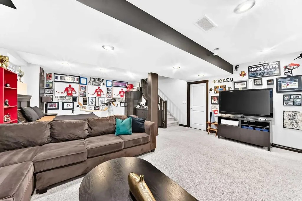 188 Hawkmere Way Chestermere AB T1X 0C9