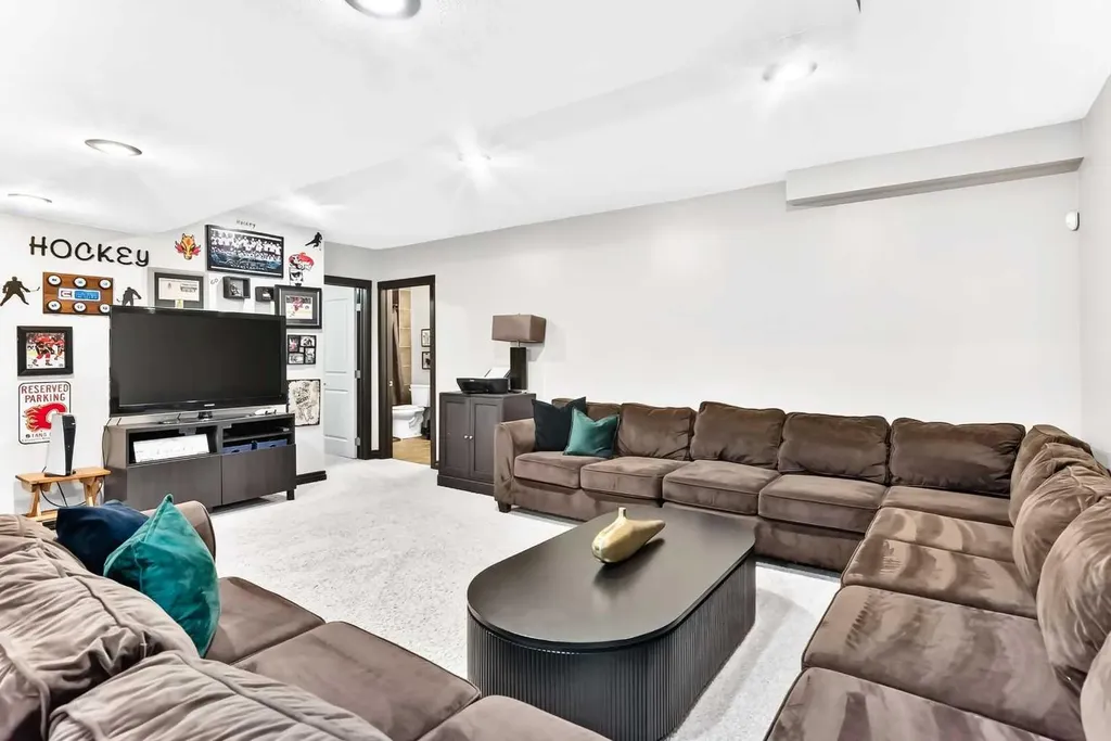 188 Hawkmere Way Chestermere AB T1X 0C9