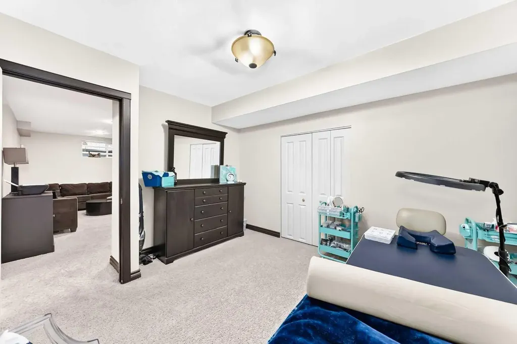 188 Hawkmere Way Chestermere AB T1X 0C9
