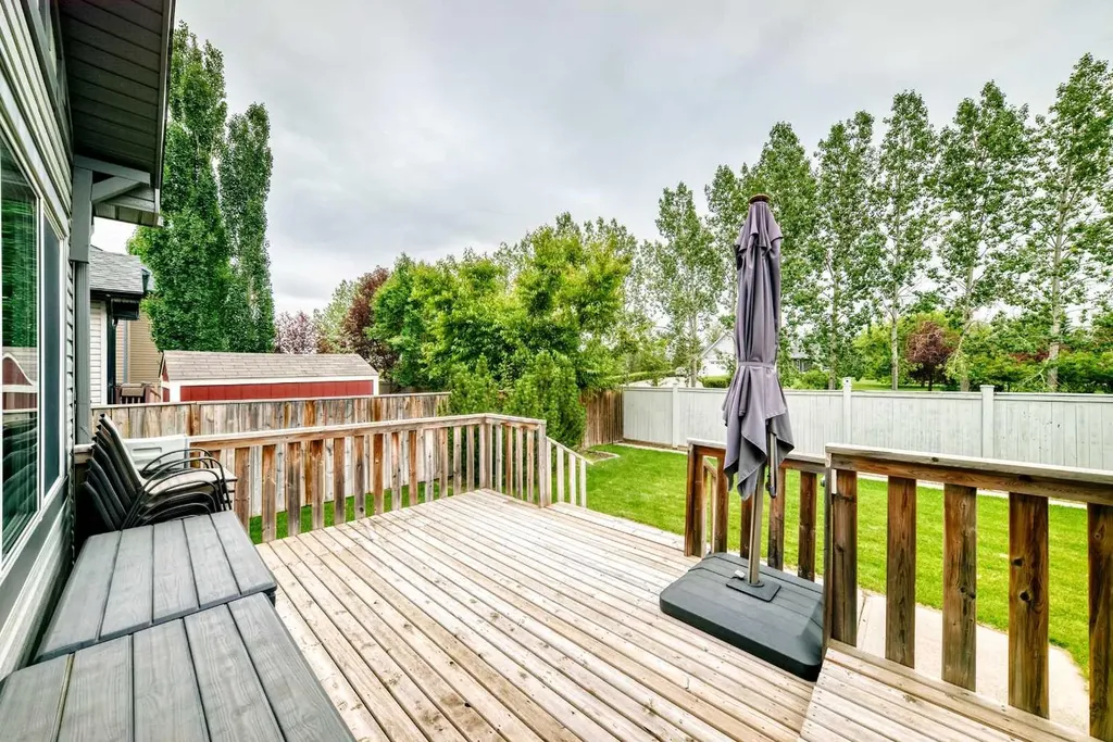 188 Hawkmere Way Chestermere AB T1X 0C9
