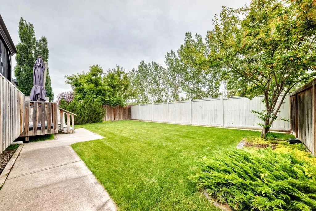 188 Hawkmere Way Chestermere AB T1X 0C9