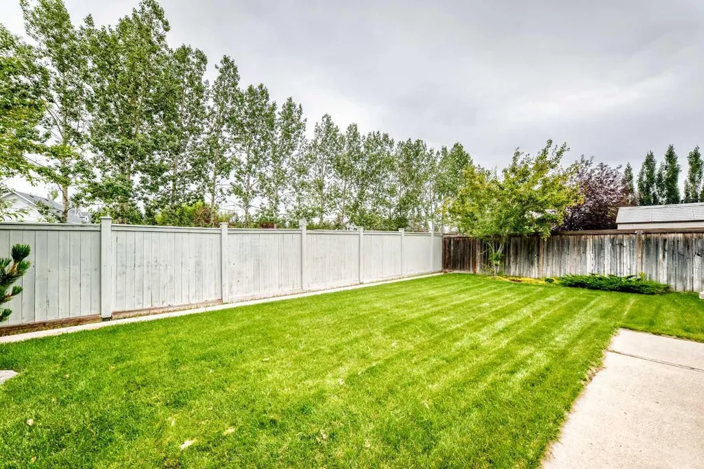 188 Hawkmere Way Chestermere AB T1X 0C9