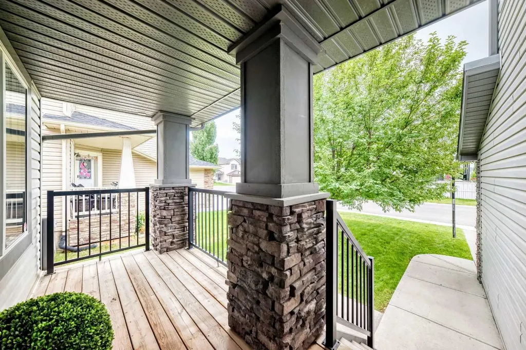 188 Hawkmere Way Chestermere AB T1X 0C9