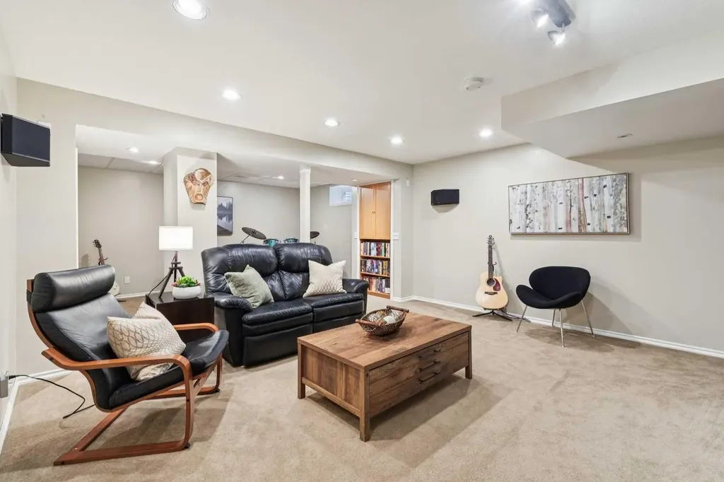 410 Millrise Drive SW Calgary AB T2Y2W5