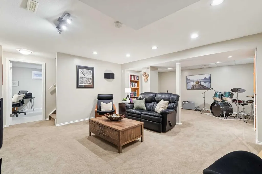410 Millrise Drive SW Calgary AB T2Y2W5