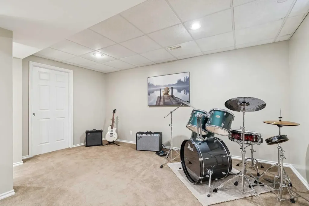 410 Millrise Drive SW Calgary AB T2Y2W5
