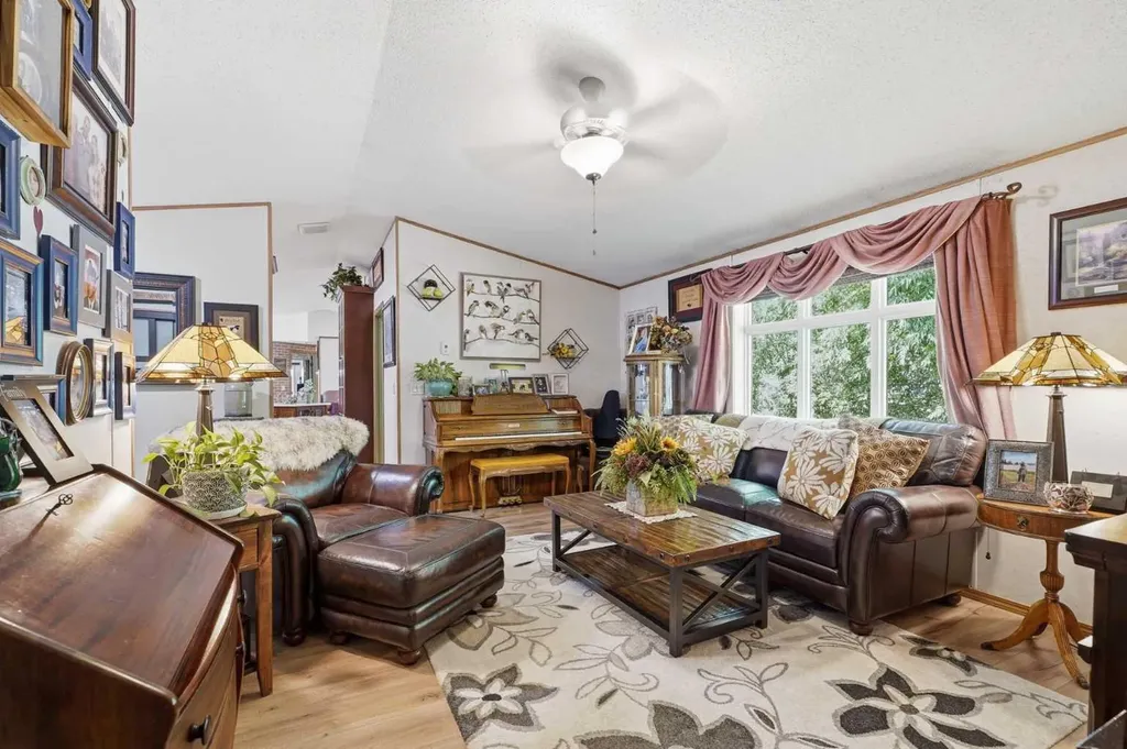 113 Lindgren Street Ferintosh AB T0B1M0