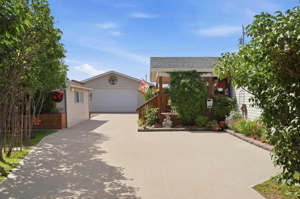 113 Lindgren Street Ferintosh AB T0B1M0