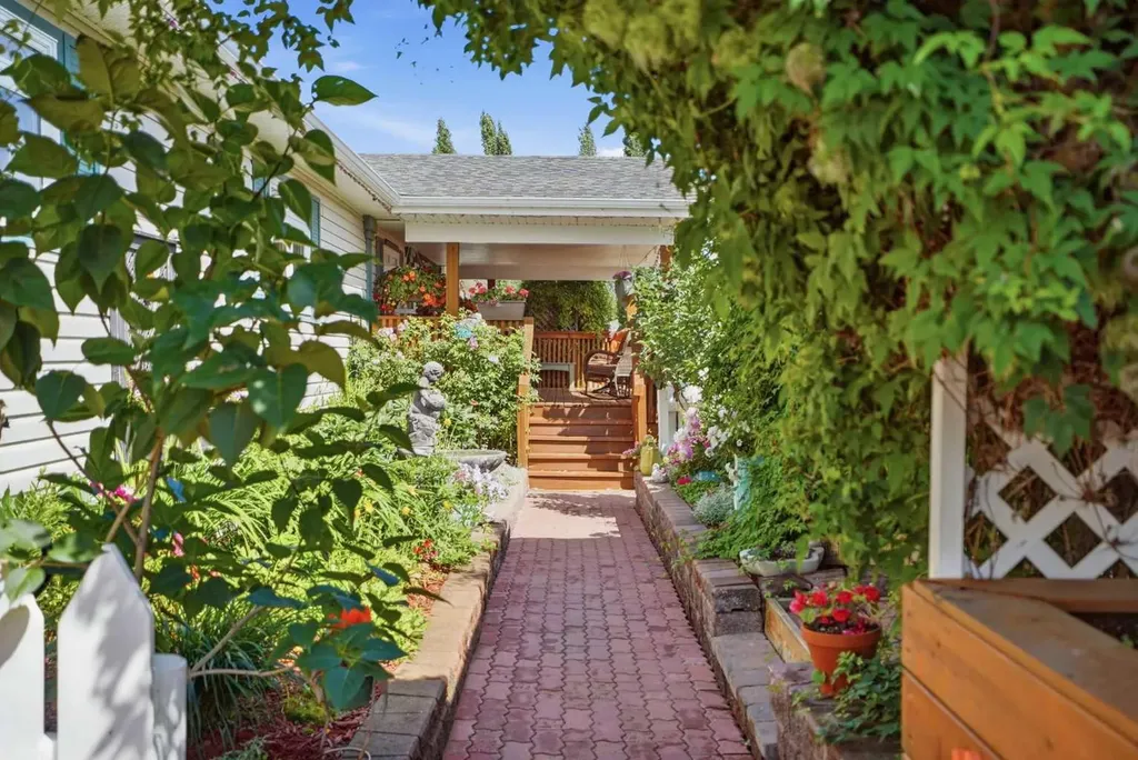 113 Lindgren Street Ferintosh AB T0B1M0