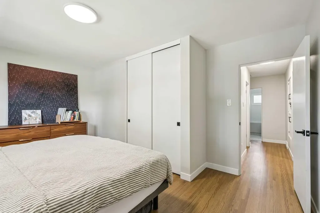 117 Chinook Drive SW Calgary AB T2V 2P8