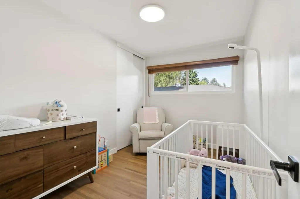 117 Chinook Drive SW Calgary AB T2V 2P8