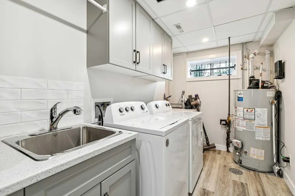 117 Chinook Drive SW Calgary AB T2V 2P8