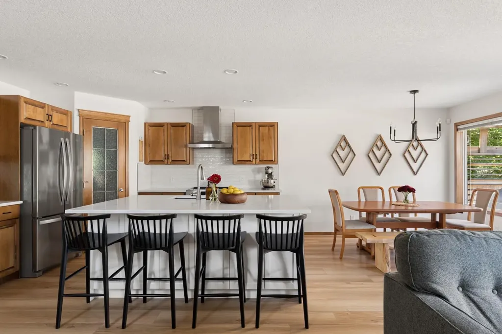 36 Cranfield Manor SE Calgary AB T3M 1K6