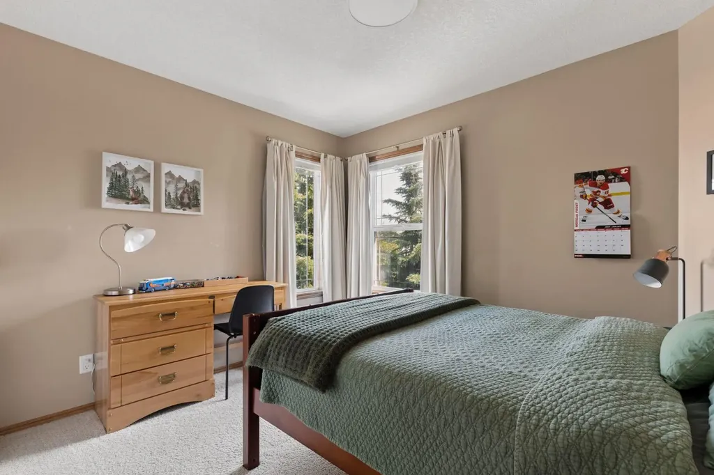 36 Cranfield Manor SE Calgary AB T3M 1K6