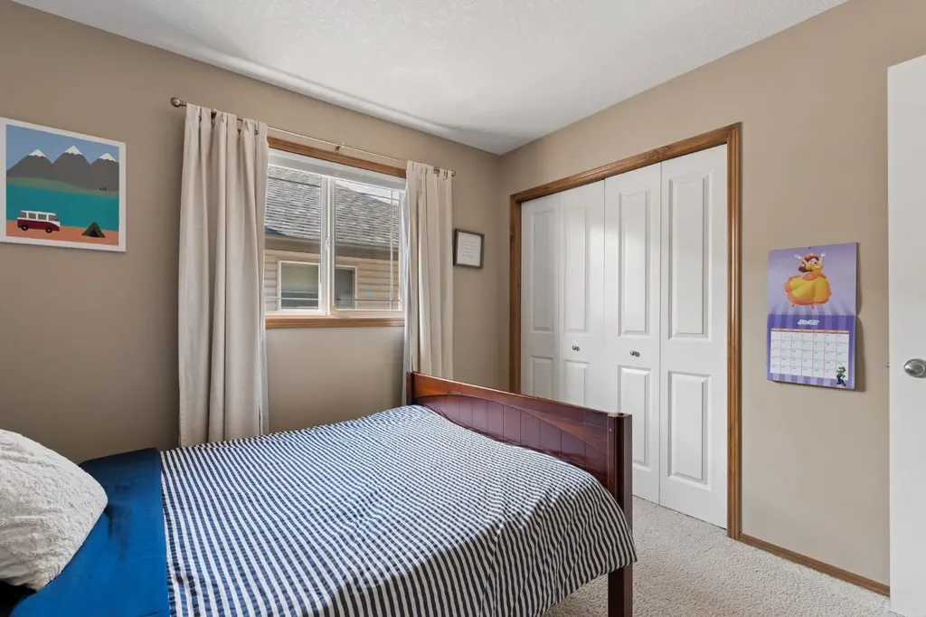 36 Cranfield Manor SE Calgary AB T3M 1K6