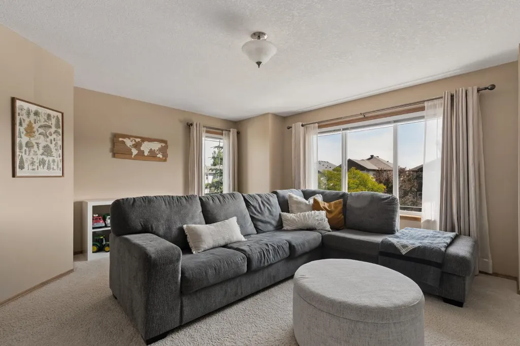 36 Cranfield Manor SE Calgary AB T3M 1K6